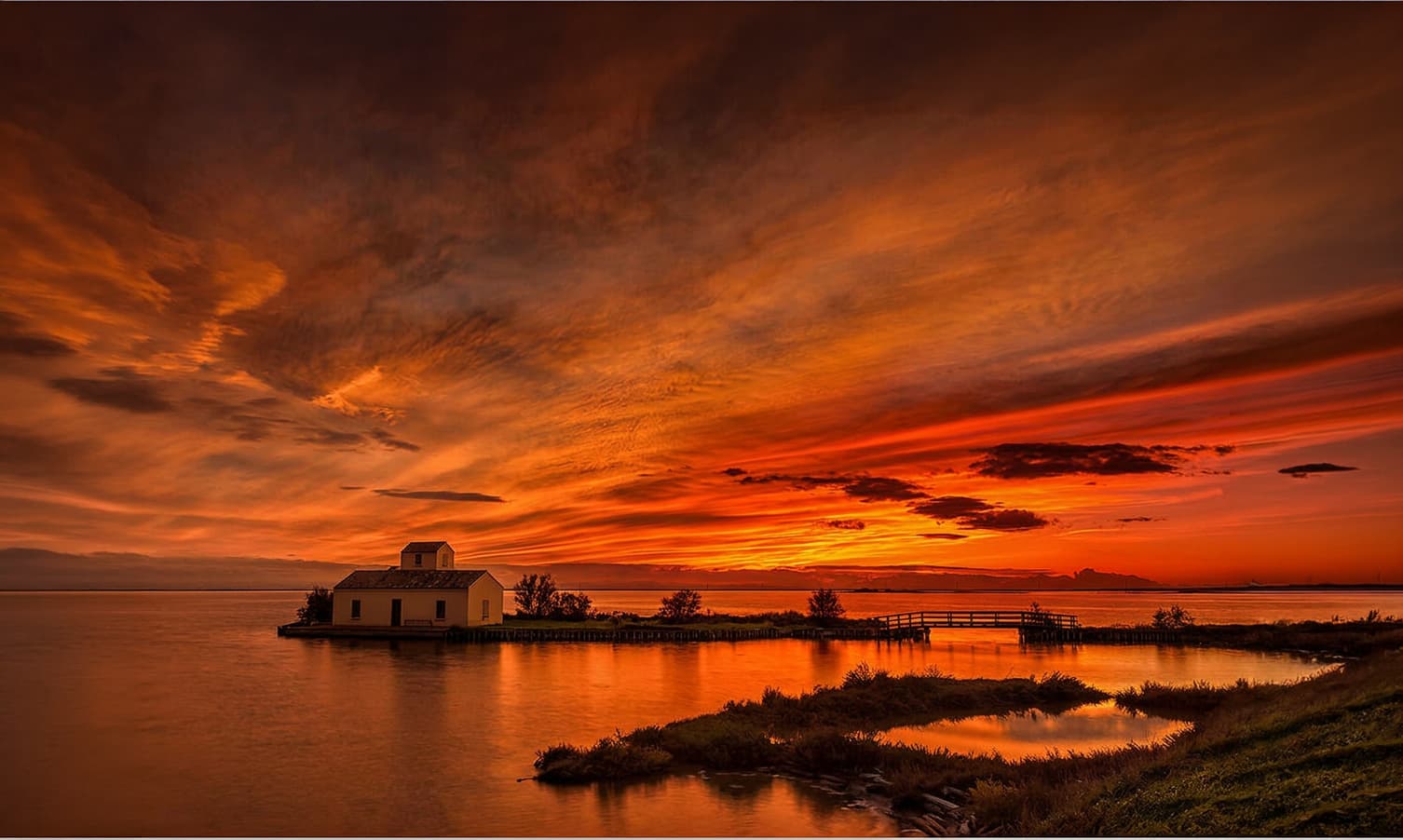Il fascino delle Valli al tramonto e cena in uno storico casone